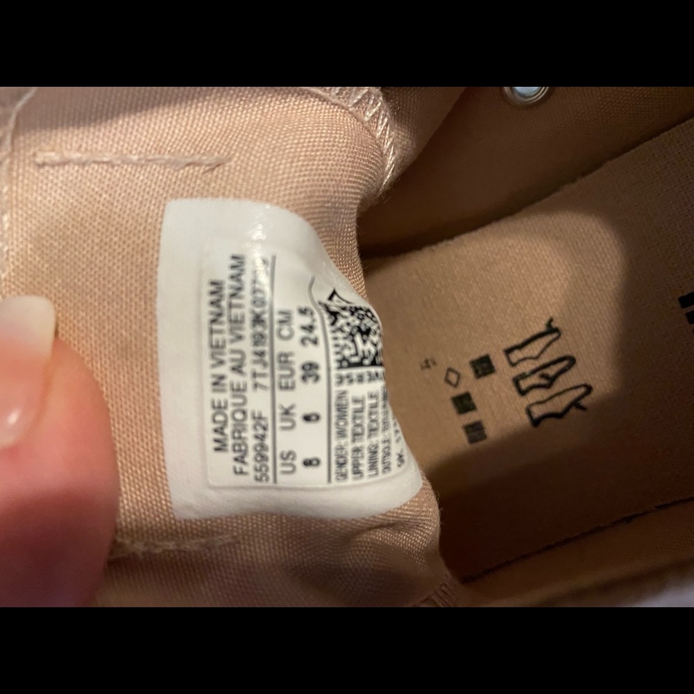 Converse~ Blush Pink